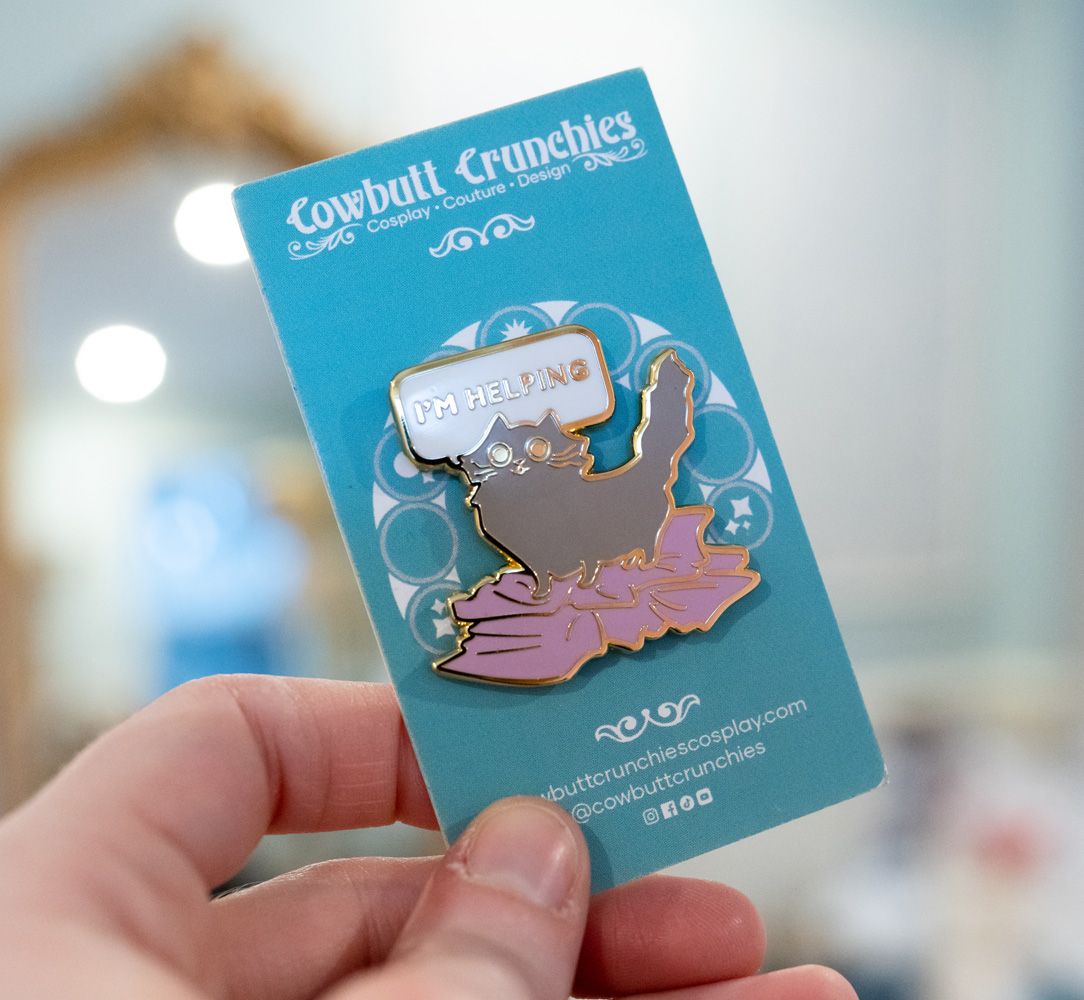 Cosplay Cat Enamel Pin - I'm Helping - Image 4